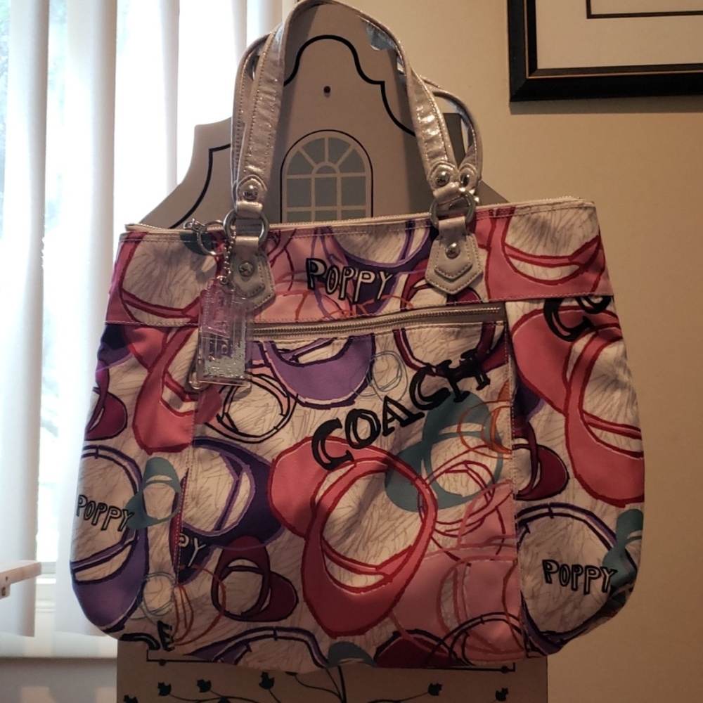 Pop mon glam Coach bag